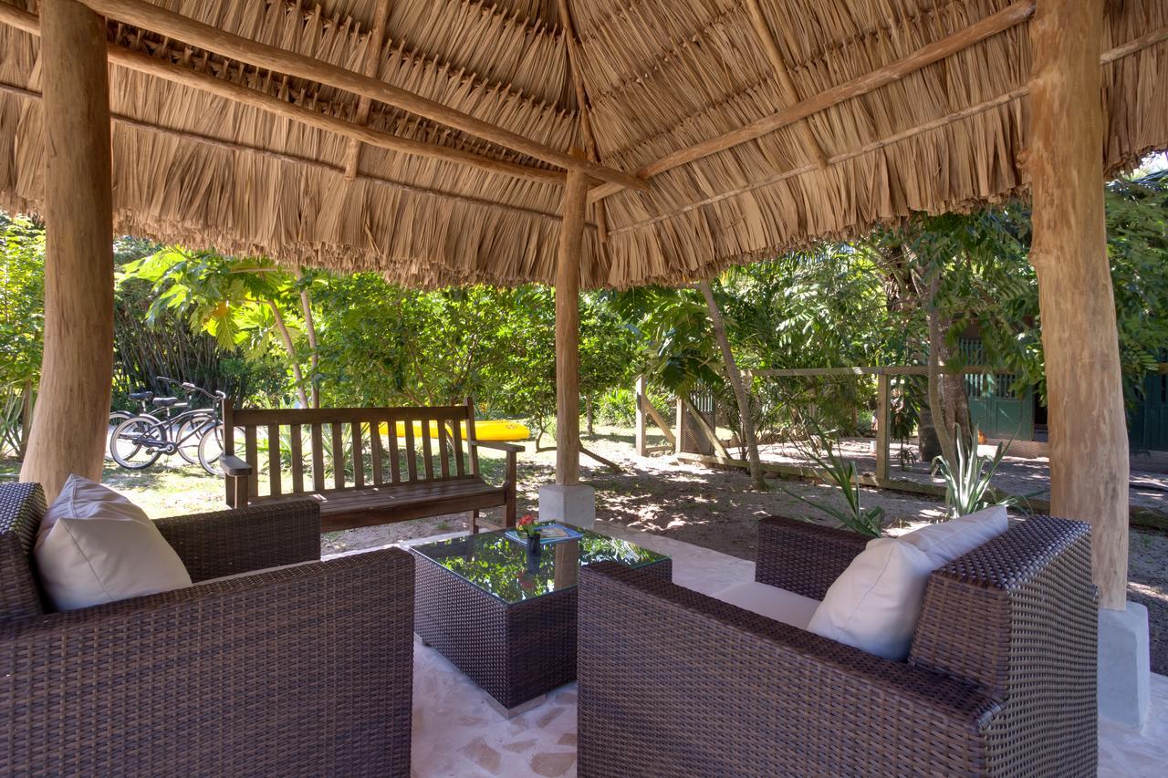 Bayshore Bijou Suites Maya Beach Esterno foto