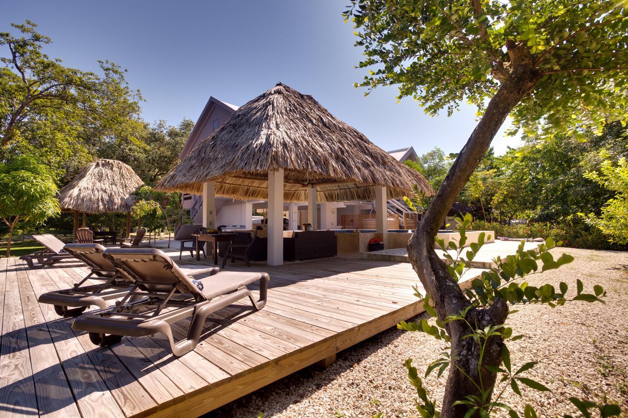 Bayshore Bijou Suites Maya Beach Esterno foto