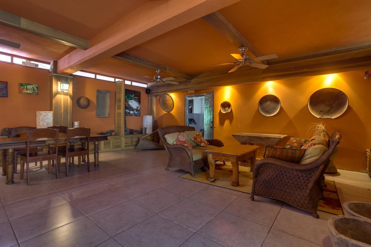 Bayshore Bijou Suites Maya Beach Esterno foto