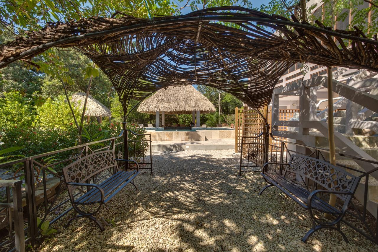 Bayshore Bijou Suites Maya Beach Esterno foto