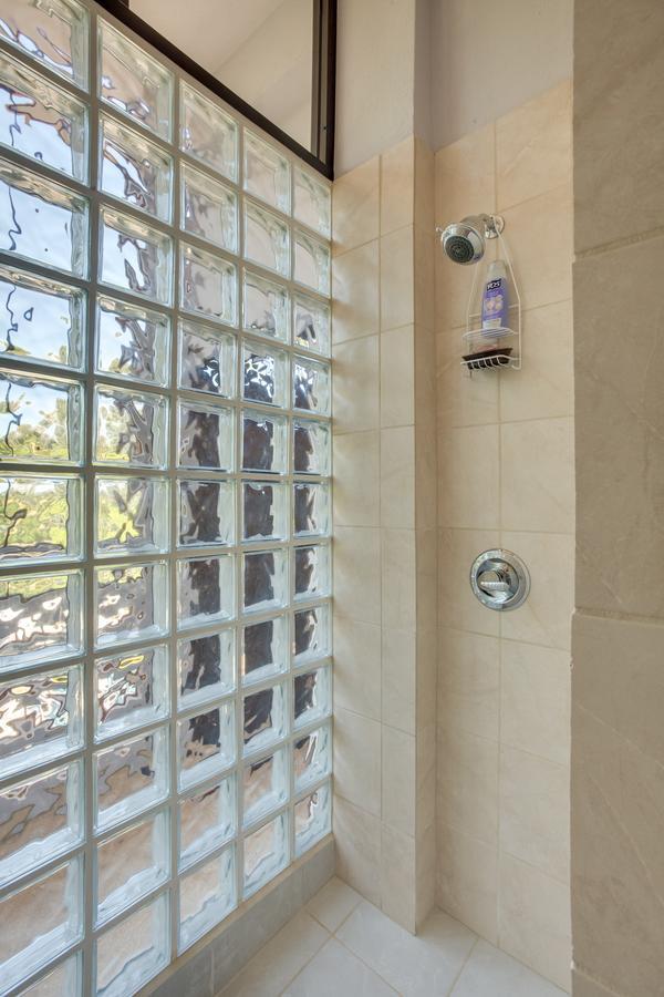 Bayshore Bijou Suites Maya Beach Esterno foto