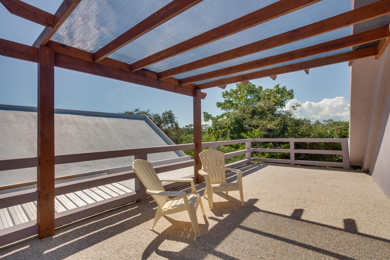 Bayshore Bijou Suites Maya Beach Esterno foto